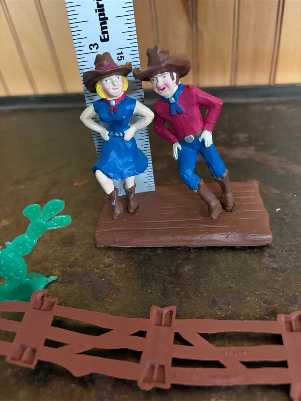 VTG 1995 Wilton Western Kine Dancing Cake Topper & Wild West Stencil Book Bundle